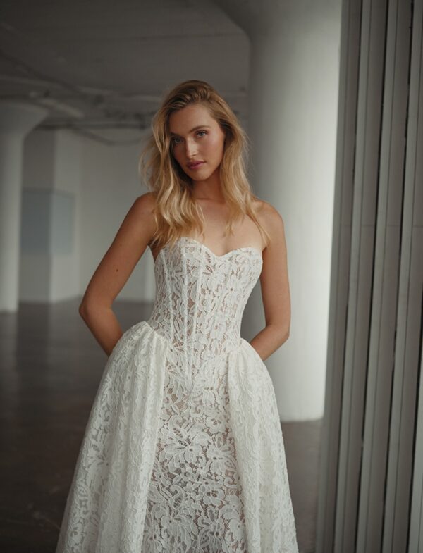 berta-privee-2027-26-p113-spalle-scoperte Abito da sposa Berta Privee 26-P113