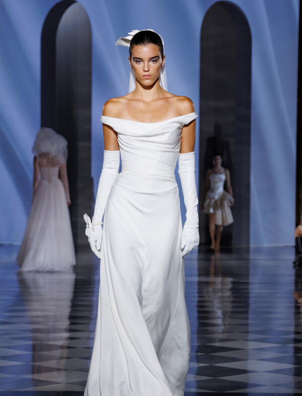 milla-nova-2026-ilenia-scollatura-cappuccio Abito da sposa Milla Nova Pearl of the Season Ilenia