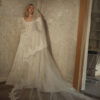 muse-by-berta-2026-26-36-lungo-velo-ricami-pizzo Abito da sposa Muse by Berta 26-36
