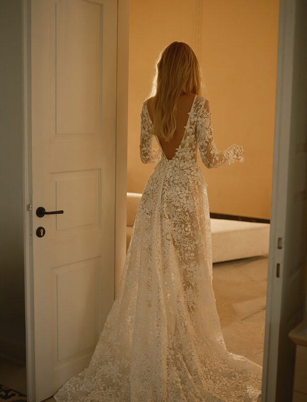 muse-by-berta-26-134-schiena-scoperta Abito da sposa Muse by Berta 26-134