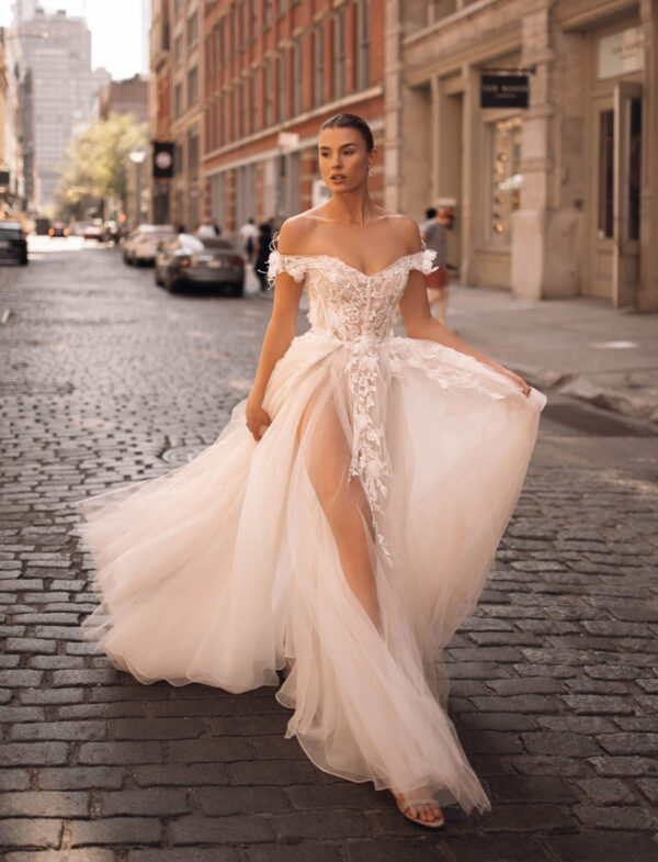 muse-by-berta-maleficent-abito-sposa-2024 Abito da sposa Muse by Berta Maleficent