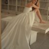 muse-by-berta-penelope-25-135-corpetto-allacciato-schiena Abito da sposa Muse by Berta Penelope
