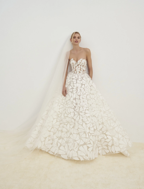 senstudio-2026-se057-scollo-cuore Abito da sposa Senstudio SE057