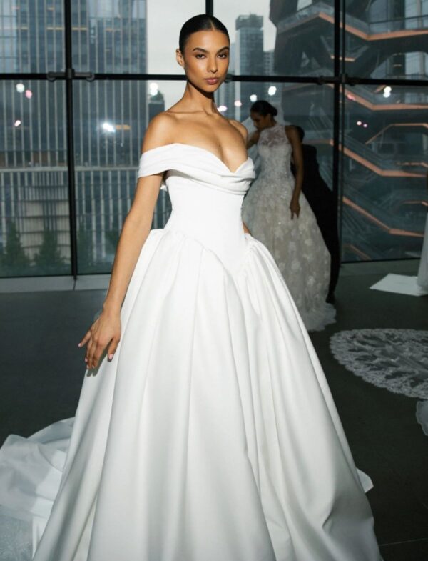 senstudio-2027-se098-gonna-voluminosa Abito da sposa Senstudio SE098
