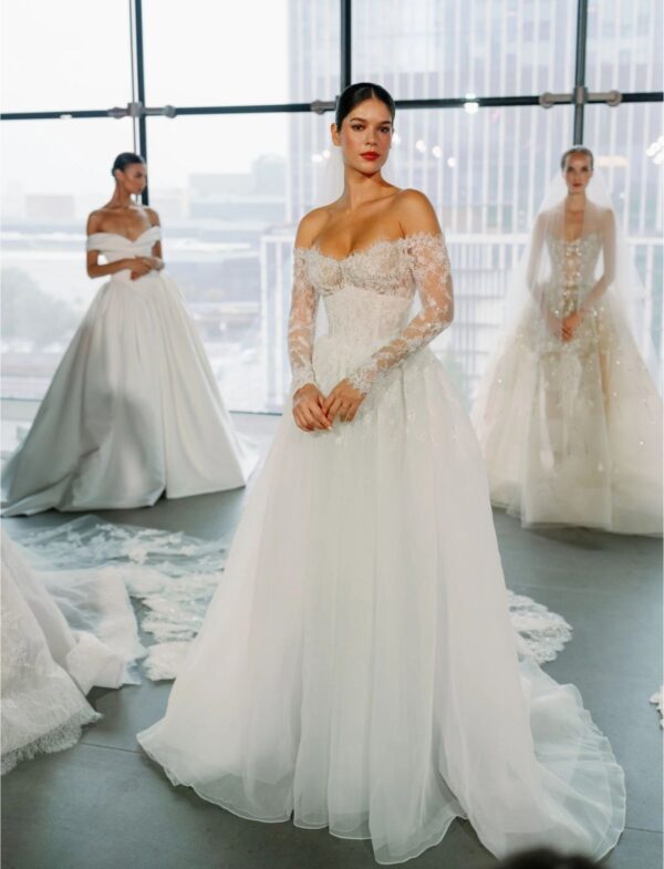 senstudio-2027-se108-spalle-scoperte Abito da sposa Senstudio SE108