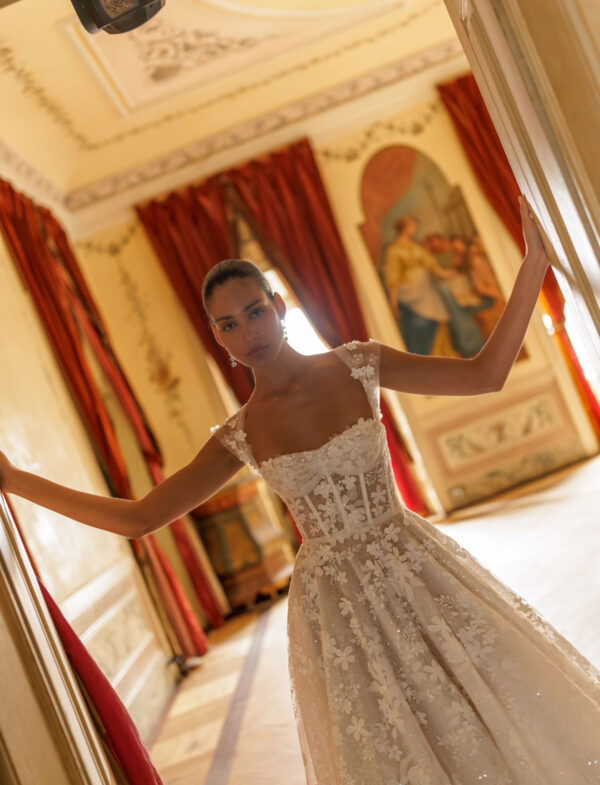 wona-2026-piana-set-spalline-ricamate Abito da sposa Wonà Piana Set