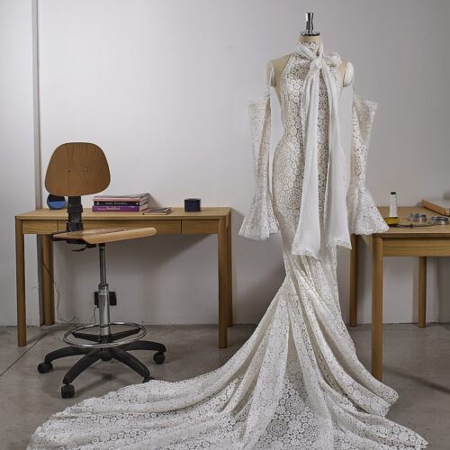 andrea-sedici-akina-2027-copribraccia-eleganti-ricamati Abito da sposa Andrea Sedici Akina