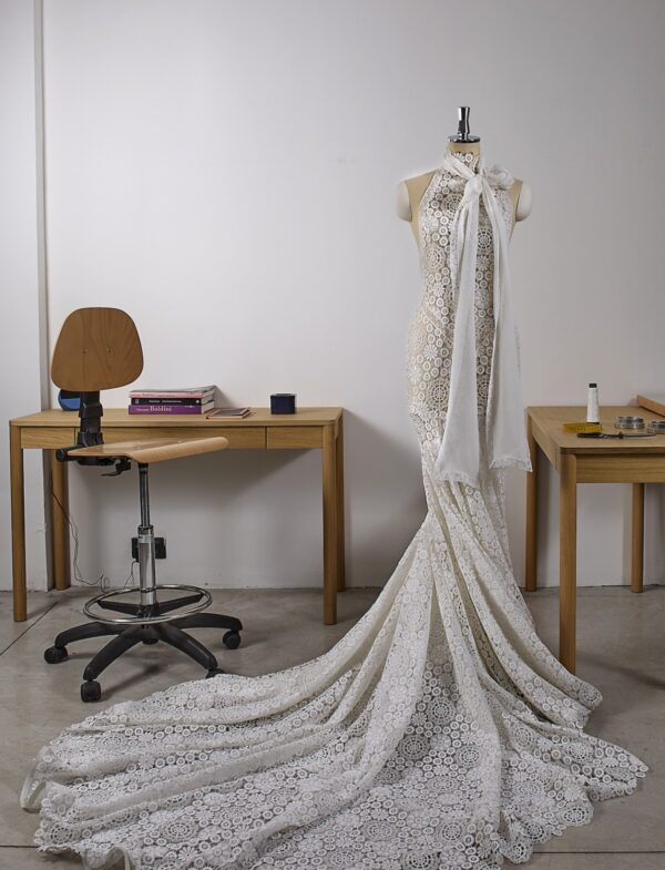 andrea-sedici-akina-2027-strascico-lungo Abito da sposa Andrea Sedici Akina