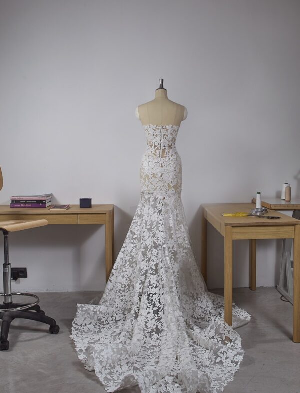 andrea-sedici-altagrasia-2027-pizzo-floreale Abito da sposa Andrea Sedici Altagrasia