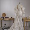 andrea-sedici-austeya-2027-pizzo-ricamato Abito da sposa Andrea Sedici Austeya