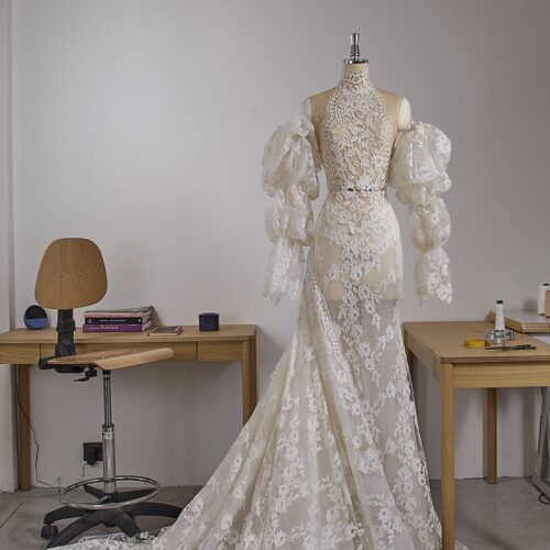 andrea-sedici-austeya-2027-pizzo-ricamato Abito da sposa Andrea Sedici Austeya