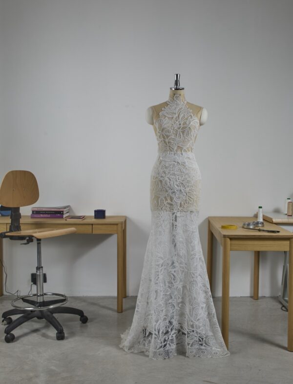 andrea-sedici-aysa-2027-pizzo-semitrasparente Abito da sposa Andrea Sedici Aysa