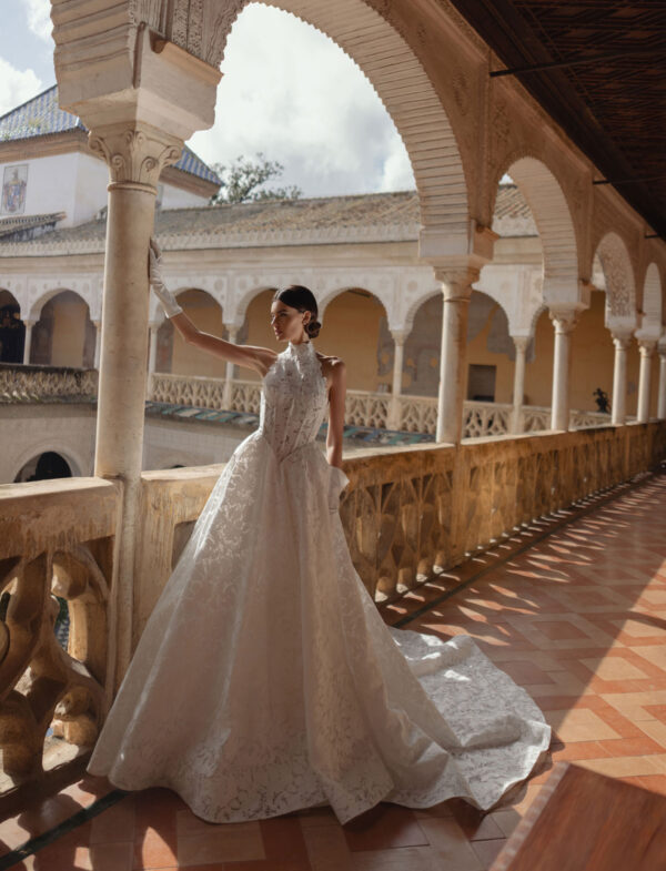 berta-couture-26-08-2026-gonna-ampia-petali Abito da sposa Berta 26-08