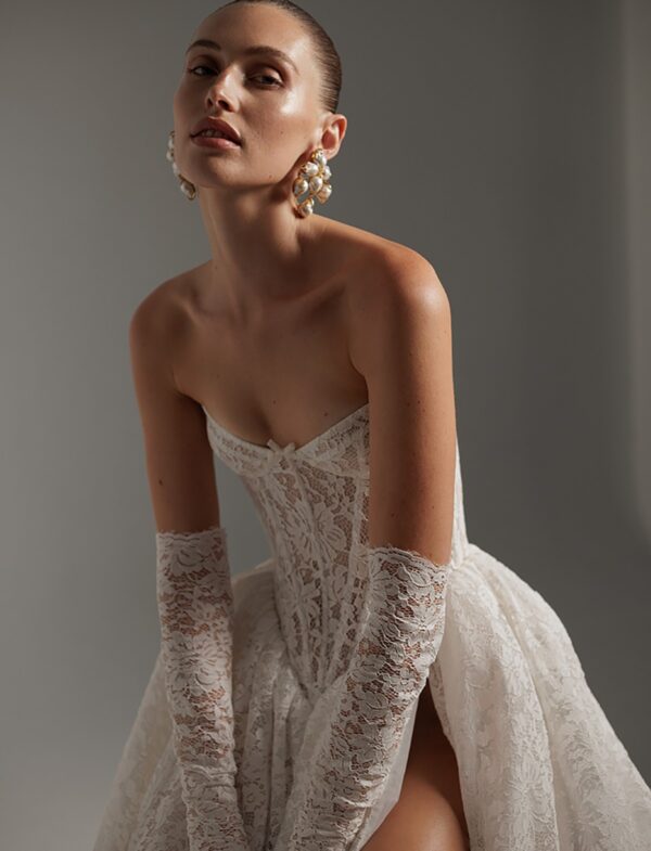berta-couture-26-101-2027-26-101-scollato Abito da sposa Berta 26-101