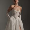 berta-couture-26-101-2027-pizzo-applicazioni-floreali Abito da sposa Berta 26-101