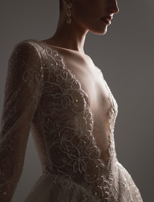 berta-couture-26-109-2027-scollatura-profonda-velo Abito da sposa Berta 26-109