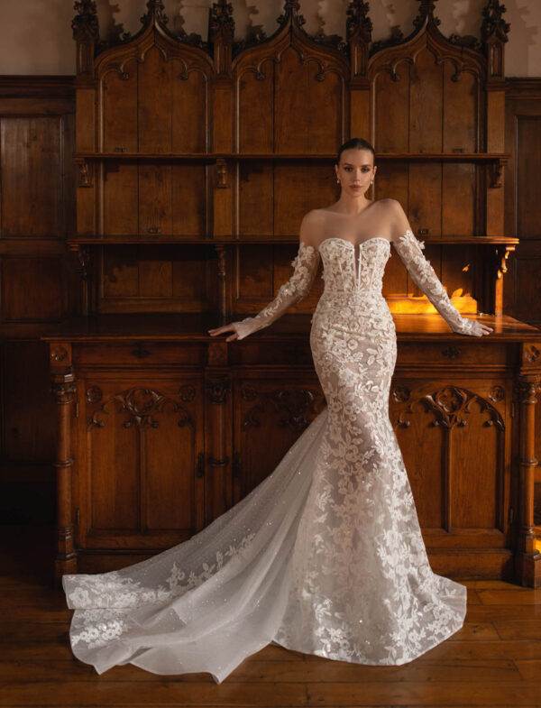 berta-privee-24-p01-applicazioni-floreali Abito da sposa Berta Privee 24-P01