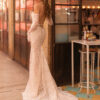 berta-privee-x2-pizzo-strascico-maniche Abito da sposa Berta Privee X2