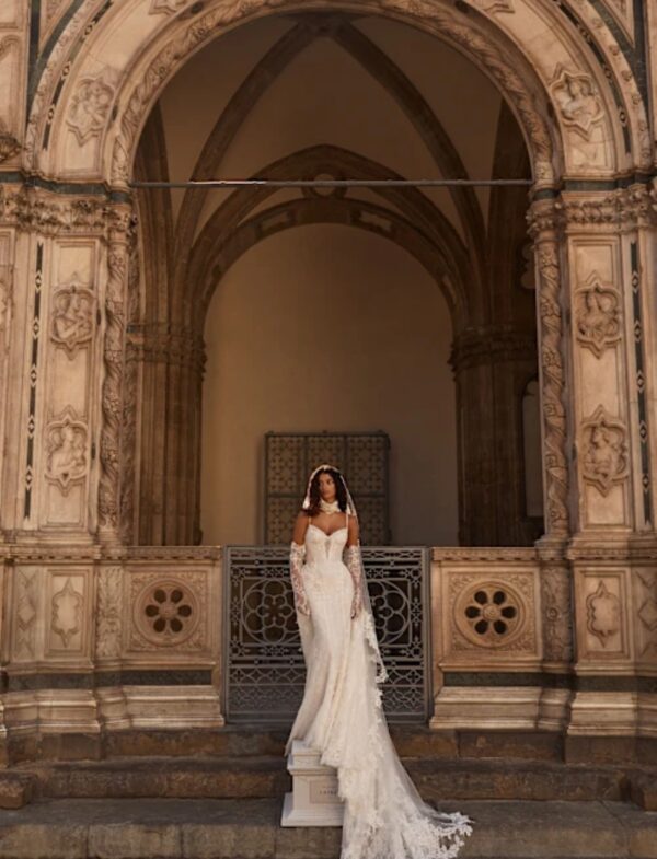 millanova-d'art-avenelle-2027-strascico-lungo Abito da sposa Milla Nova D'Art Avenelle