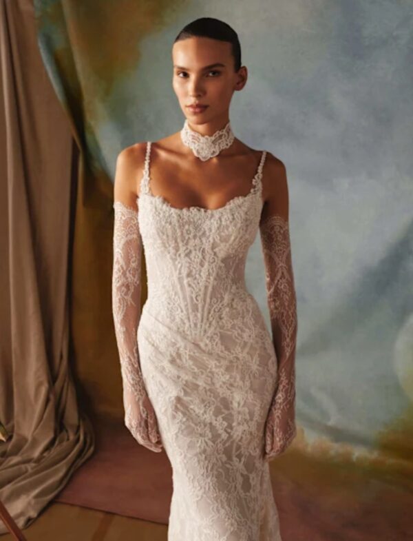 millanova-d'art-bianca-2027-pizzo-floreale Abito da sposa Milla Nova D'Art Bianca