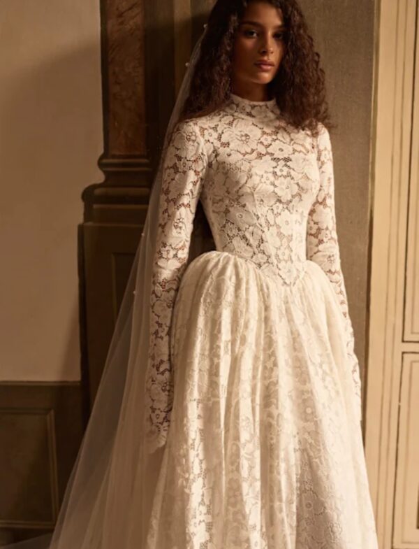 millanova-d'art-solavine-2027-pizzo-floreale Abito da sposa Milla Nova D'Art Solavine
