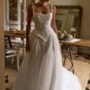 millanova-le-maison-rose-2027-dawnelle-corpetto-pizzo-floreale Abito da sposa Milla Nova Le Maison Rose Dawnelle