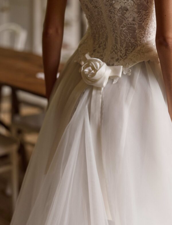 millanova-le-maison-rose-2027-dawnelle-fiocco-schiena Abito da sposa Milla Nova Le Maison Rose Dawnelle