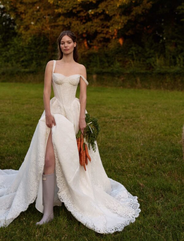 millanova-le-maison-rose-2027-elisora-spacco-alto Abito da sposa Milla Nova Le Maison Rose Elisora
