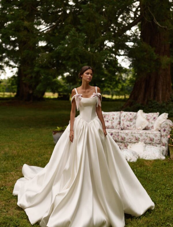millanova-le-maison-rose-2027-elvaya-gonna-voluminosa Abito da sposa Milla Nova Le Maison Rose Elvaya