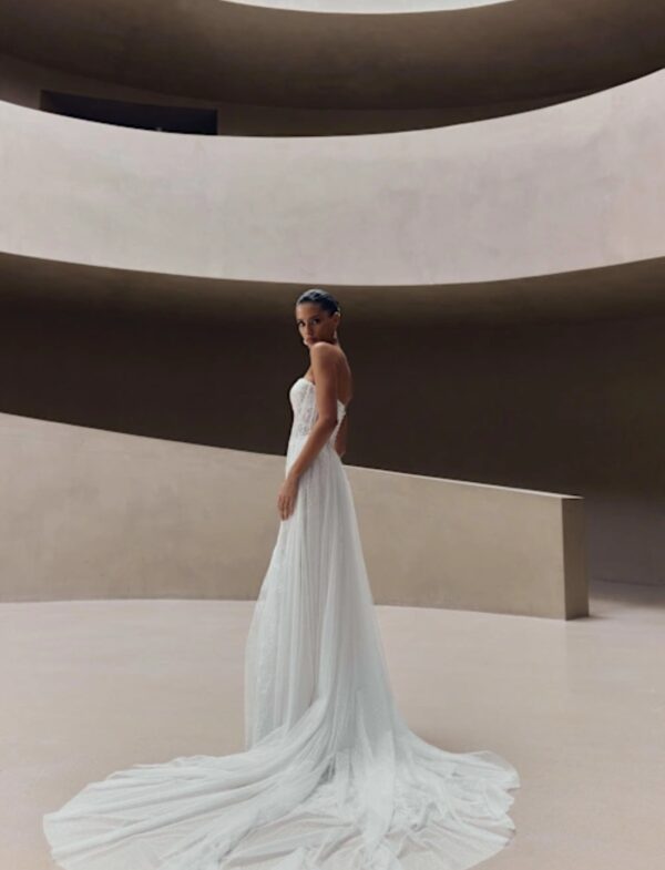 Abito da sposa Milla Nova Prima Forma Azirine