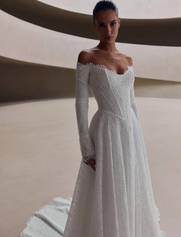 millanova-prima-forma-olyne-2027-manica-lunga Abito da sposa Milla Nova Prima Forma Olyne