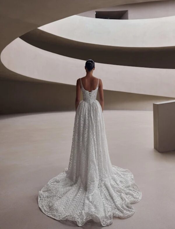 Abito da sposa Milla Nova Prima Forma Vanyelle
