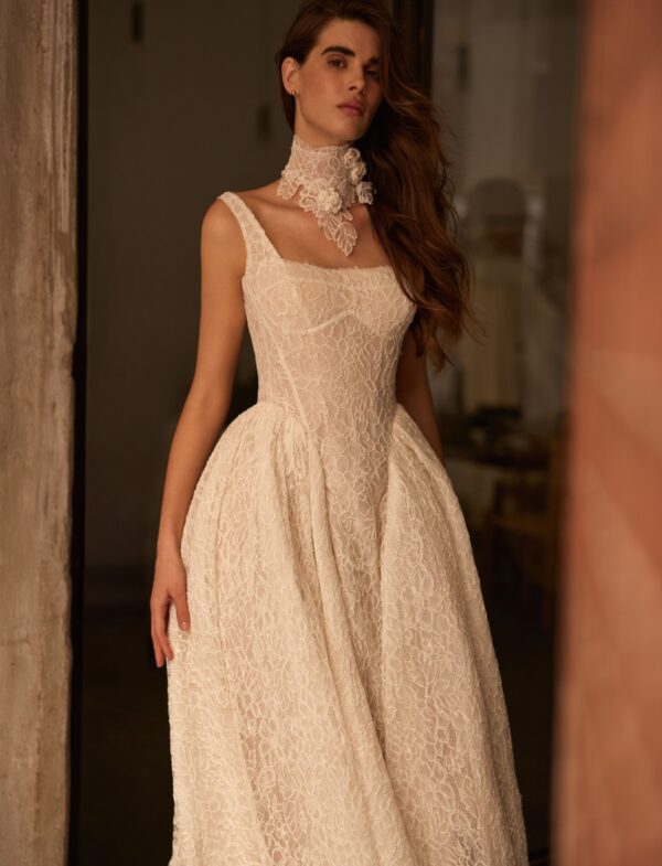 millanova-set-in-momento-katharine-2027-scollo-barca Abito da sposa Milla Nova Set in Momento Katharine