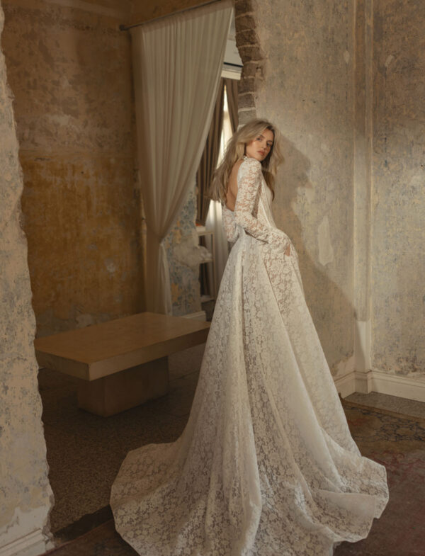 muse-by-berta-26-36-manica-lunga Abito da sposa Muse by Berta 26-36