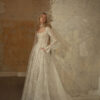 muse-by-berta-26-36-polsini-campana Abito da sposa Muse by Berta 26-36