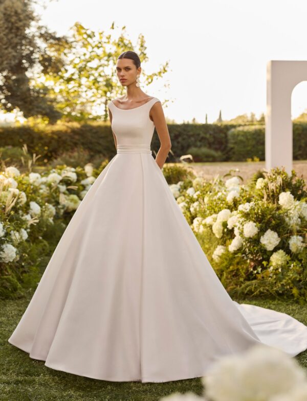 osa-clarà-nore-2027-gonna-ampia Abito da sposa Rosa Clarà Nore