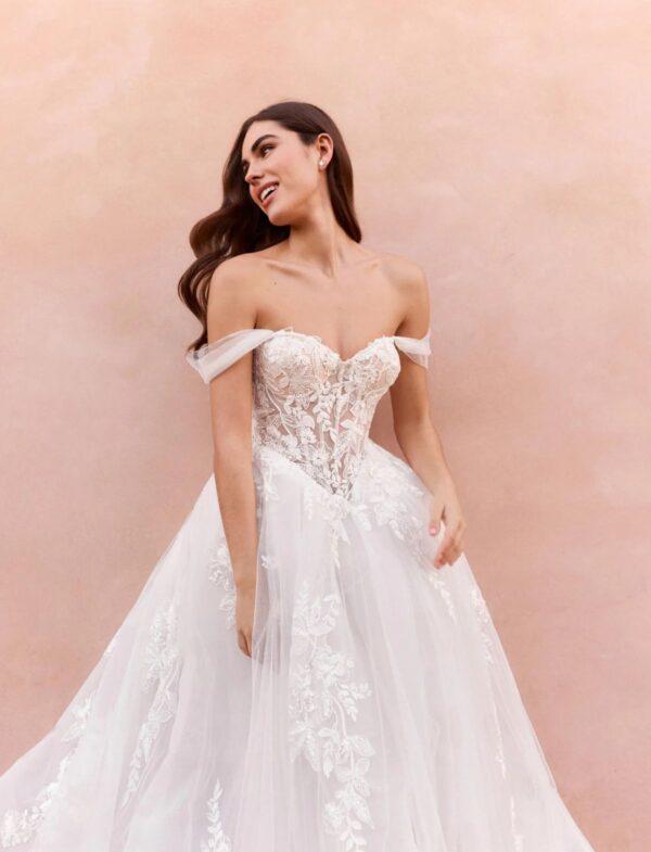 pronovias-2027-craly-gonna-voluminosa Abito da sposa Pronovias Craly