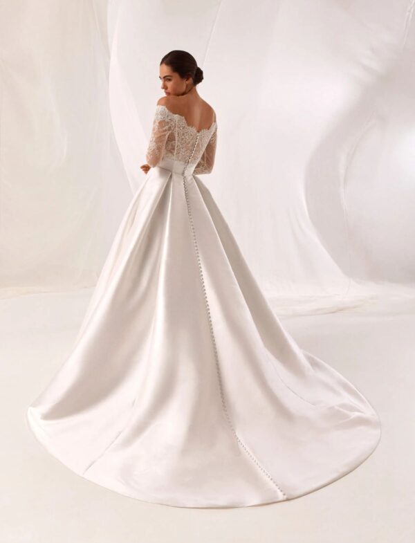 pronovias-2027-flintor-gonna-voluminosa Abito da sposa Pronovias Flintor