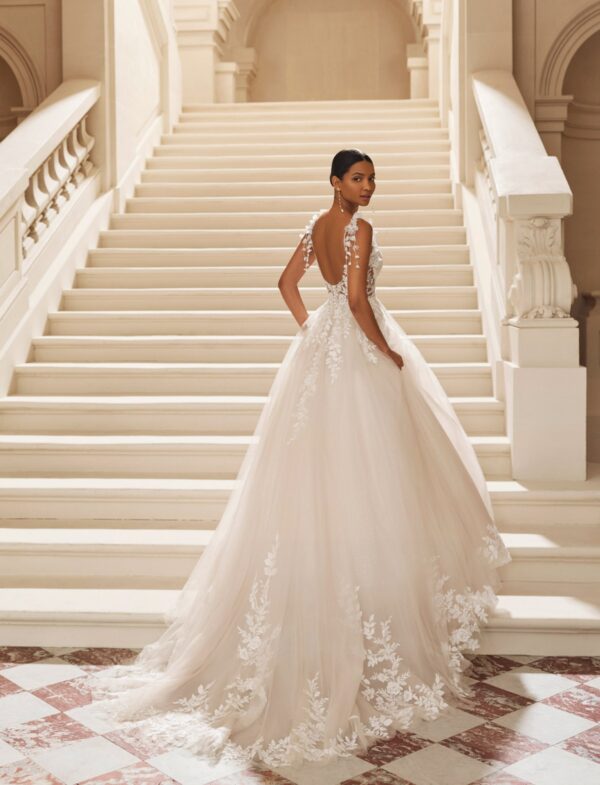 rosa-clara-alaya-2027-strascico-lungo Abito da sposa Rosa Clarà Alaya