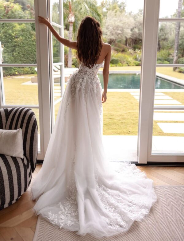 tina-valerdi-2027-bliss-strascico-lungo Abito da sposa Tina Valerdi Bliss