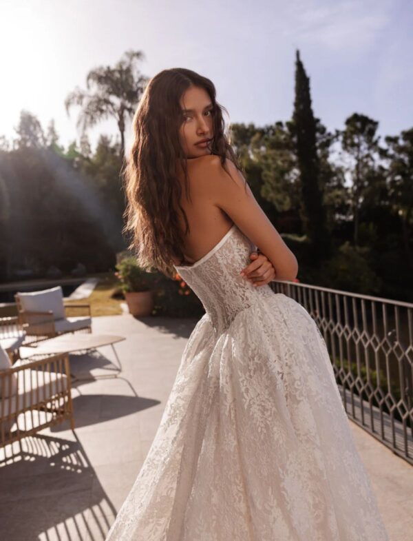 tina-valerdi-2027-florina-corpetto-steccato Abito da sposa Tina Valerdi Florina