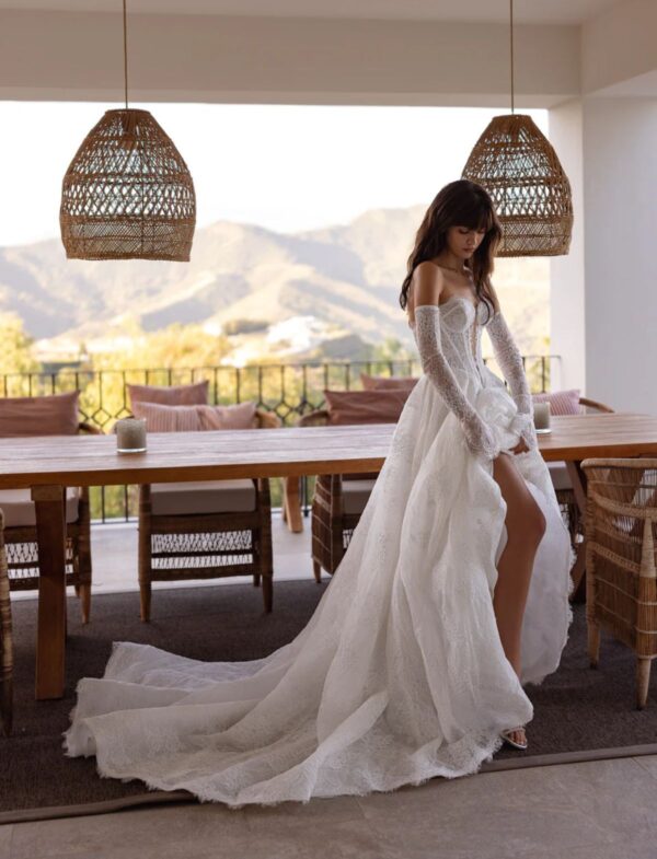 tina-valerdi-2027-kira-spacco-alto Abito da sposa Tina Valerdi Kira