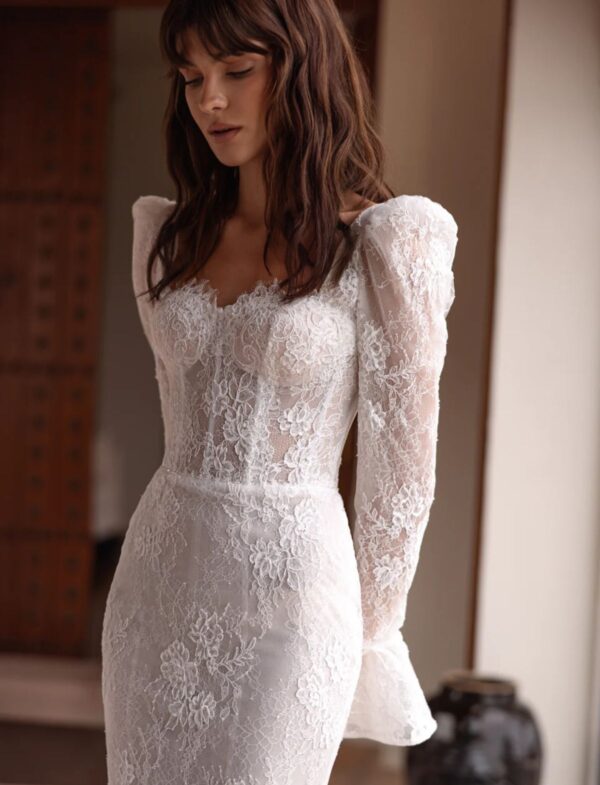 tina-valerdi-2027-vionne-pizzo-ricamato Abito da sposa Tina Valerdi Vionne