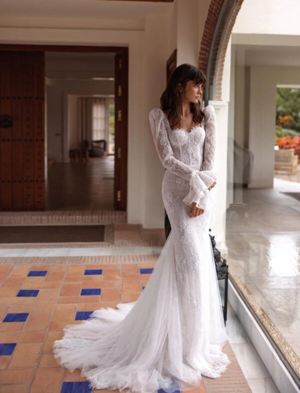tina-valerdi-2027-vionne-strascico-lungo Abito da sposa Tina Valerdi Vionne