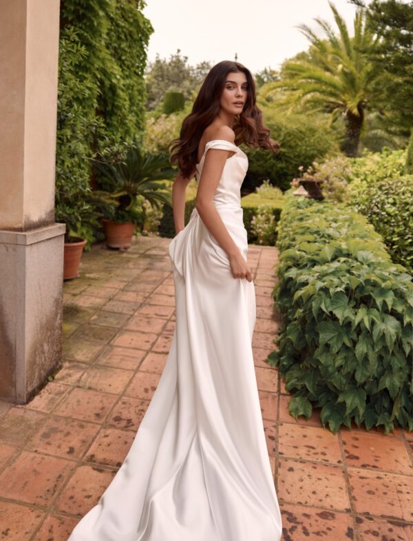 tina-valerdi-caelia-2027-eleganza-minimal Abito da sposa Tina Valerdi Caelia