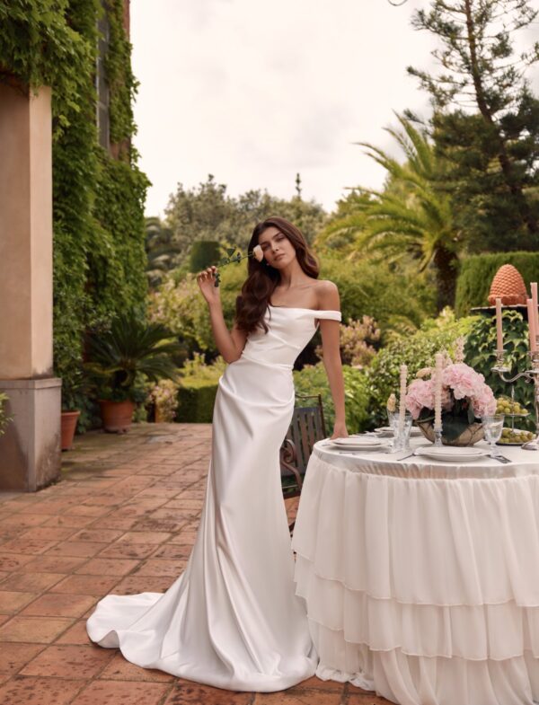 tina-valerdi-caelia-2027-spalle-scoperte Abito da sposa Tina Valerdi Caelia