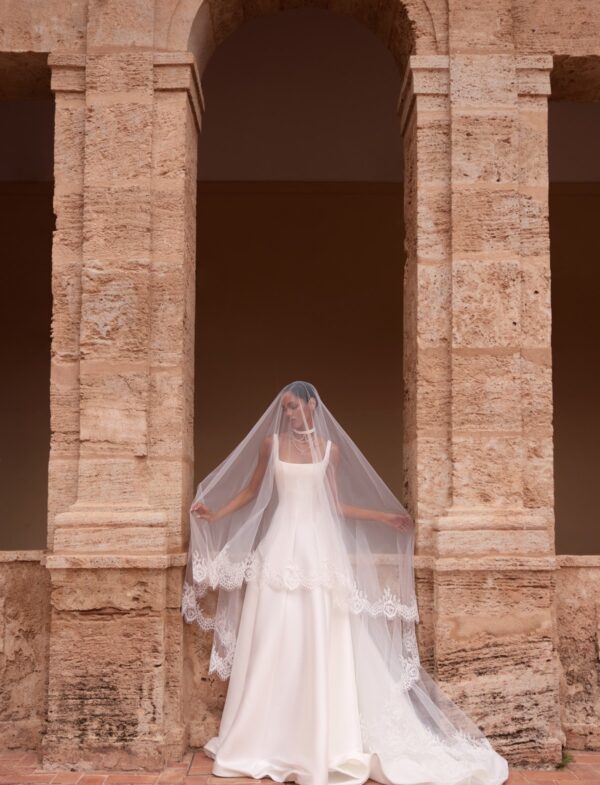 tina-valerdi-tivara-2027-velo-semitrasparente Abito da sposa Tina Valerdi Tivara