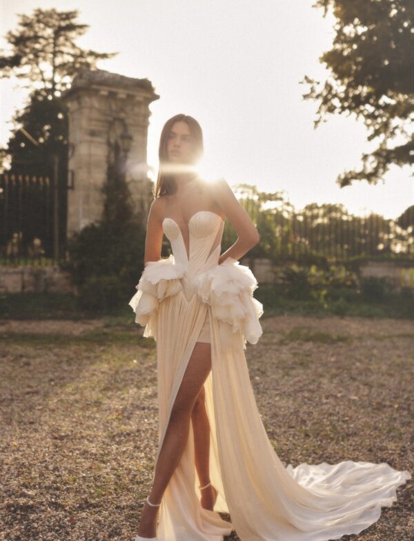 wonà-armin-2027-spacco-alto Abito da sposa Wonà Armin