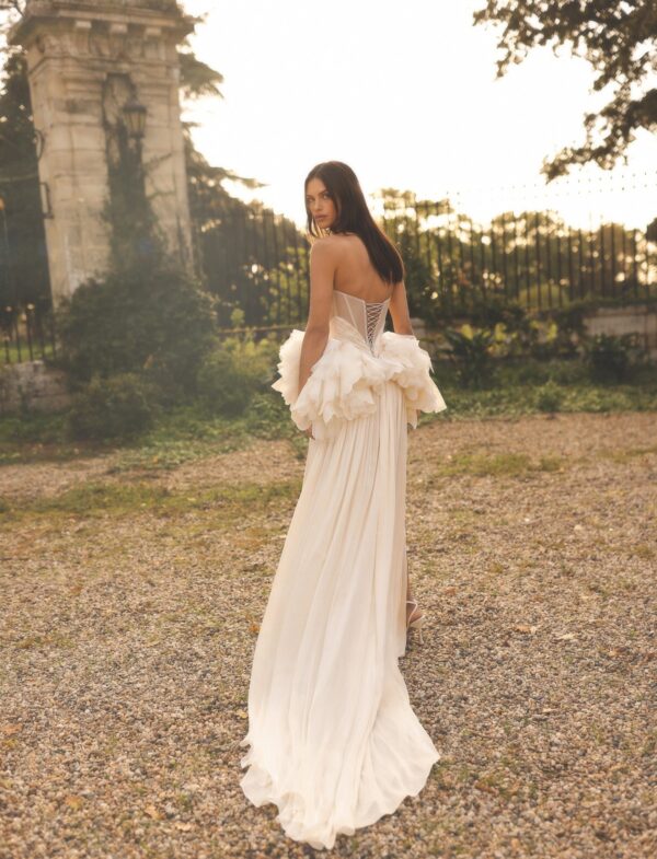 wonà-armin-2027-spalle-scoperte Abito da sposa Wonà Armin