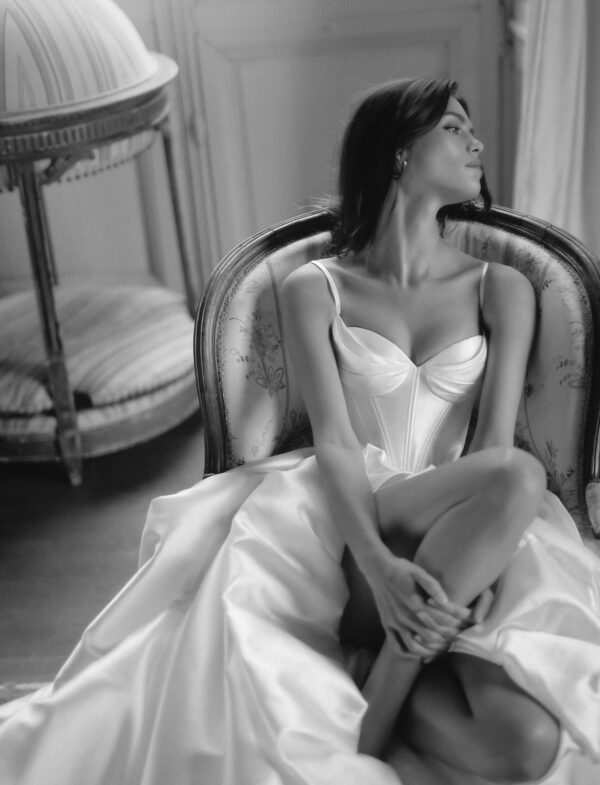 wonà-carvel-2027-elegante Abito da sposa Wonà Carvel